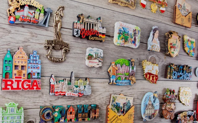 Suvenix: Crafting Unique Fridge Magnets for Small Towns with European Flair